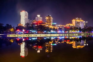 夜间灯火，武侯的烟火与朝气并举的“不眠夜”